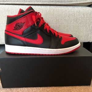 Jordan 1 Mid Bred 2022